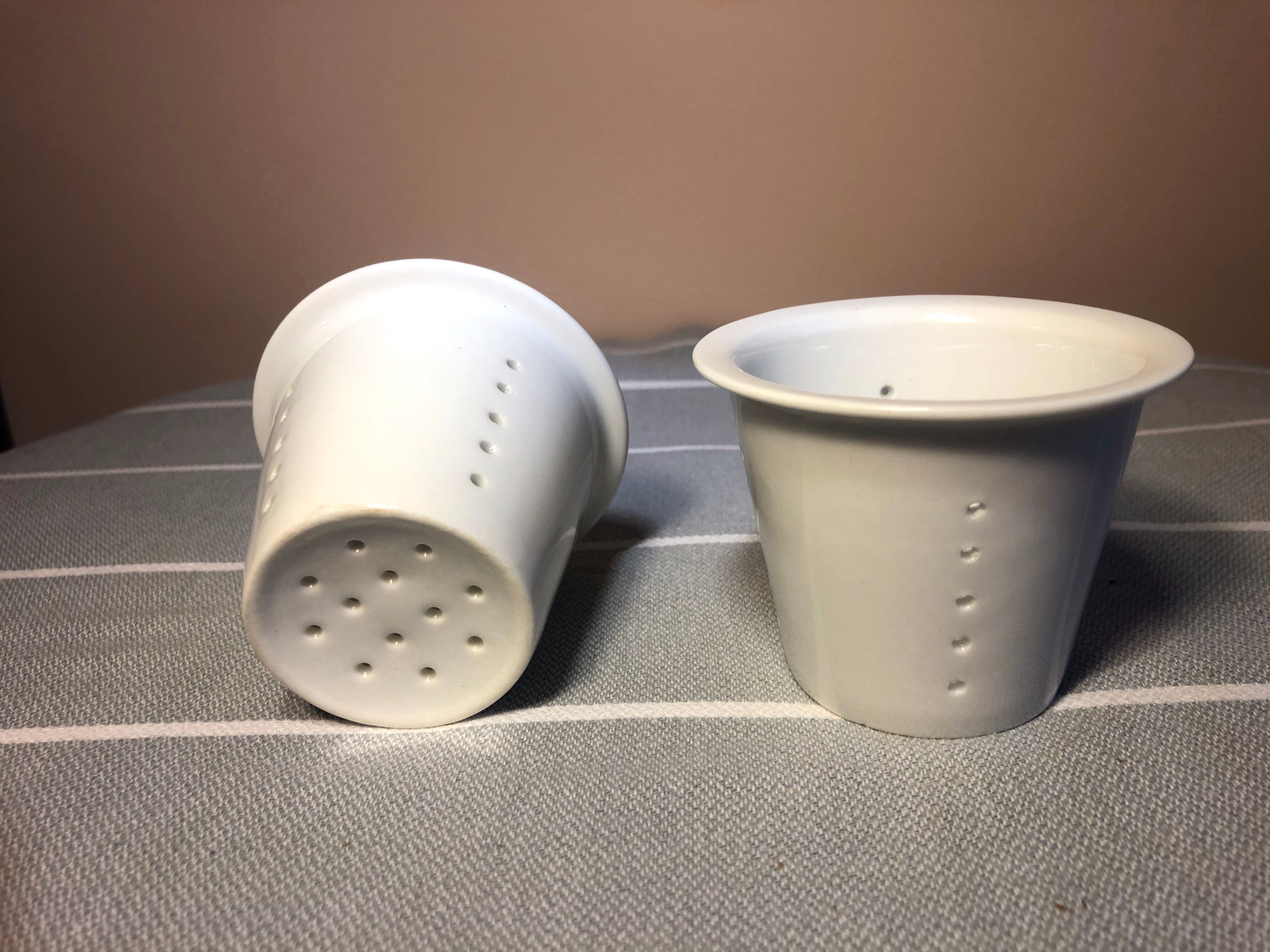 Ceramic filters for herbal tea makers