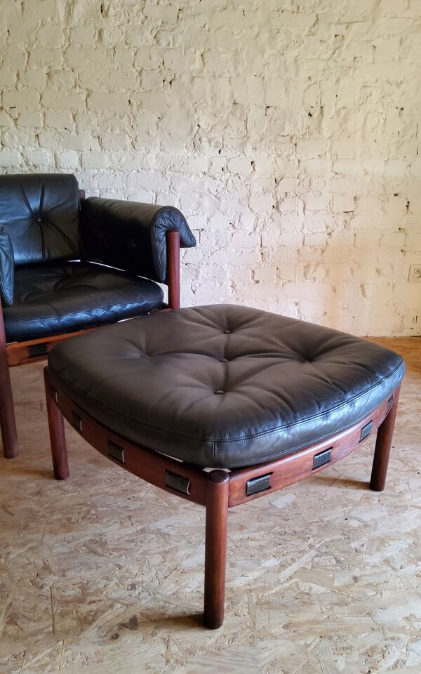 fauteuil Avec Ottoman Vintage En cuir Noir Par Sven Ellekaer Pour Coja, 1970