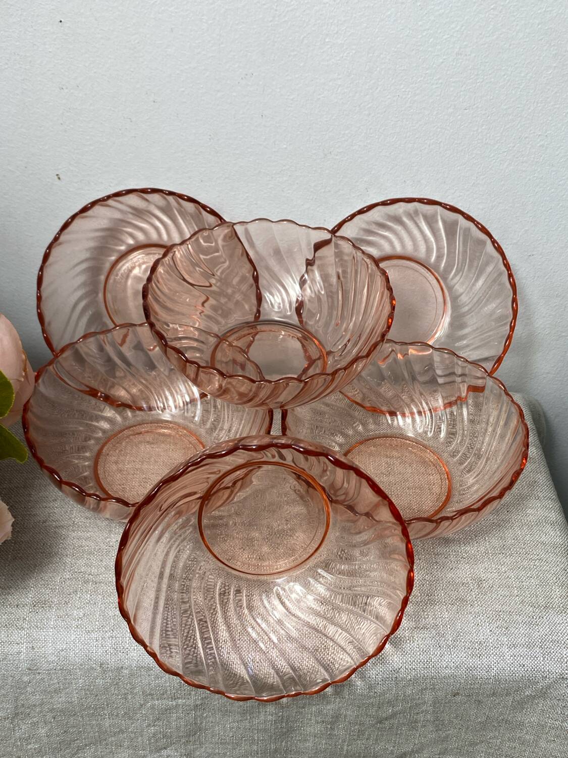 Six coupelles Arcoroc modèle Rosaline en verre rose