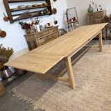Large farmhouse table with 2 extensions and 2 drawers
