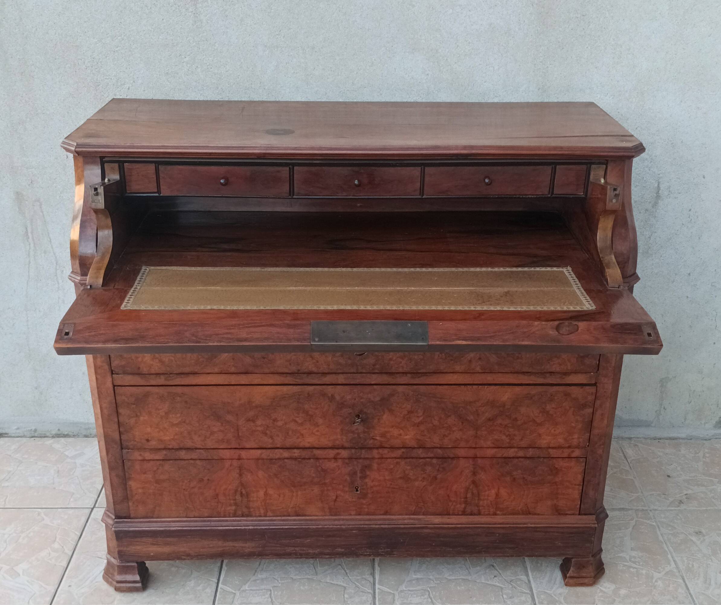 Louis Philippe walnut chest of drawers