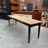 Estaminet table