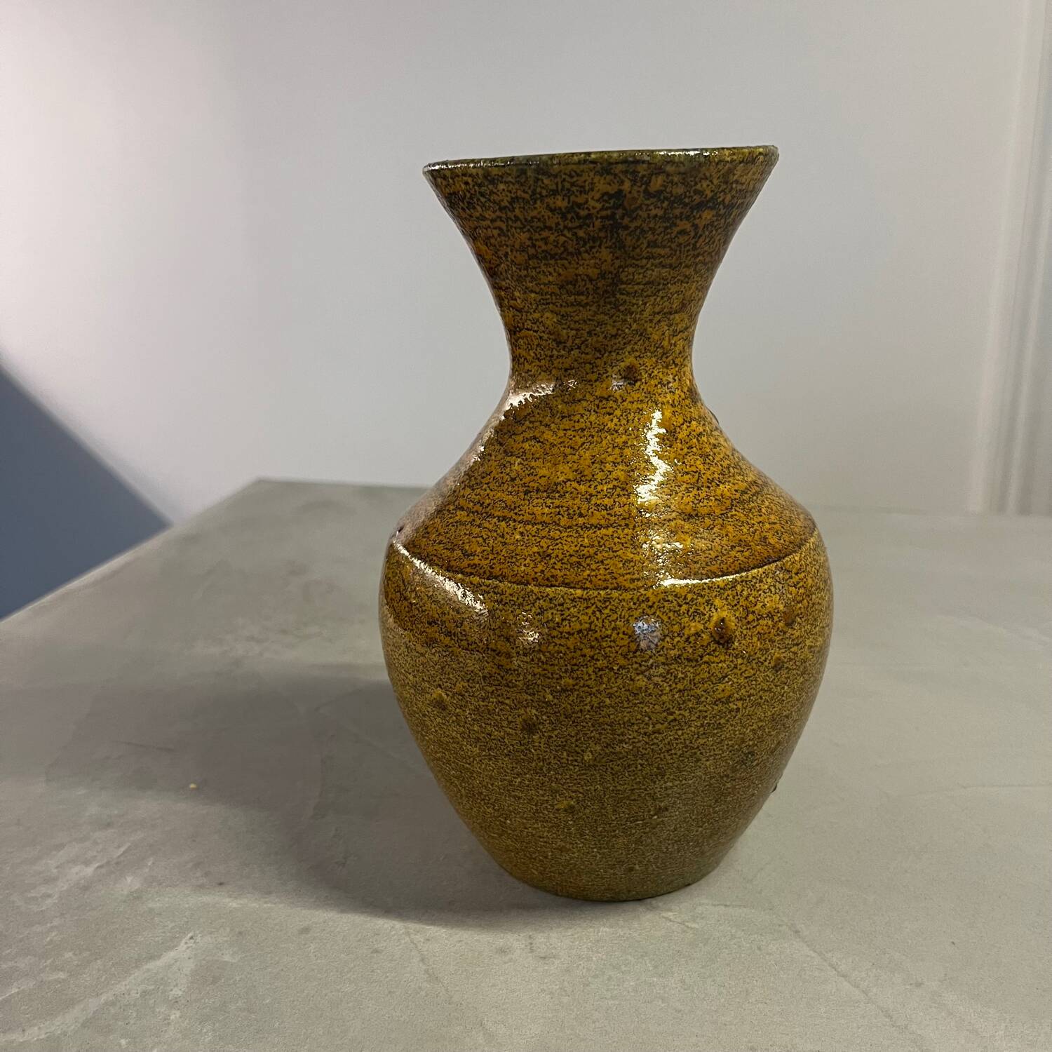 Accolay ochre vase