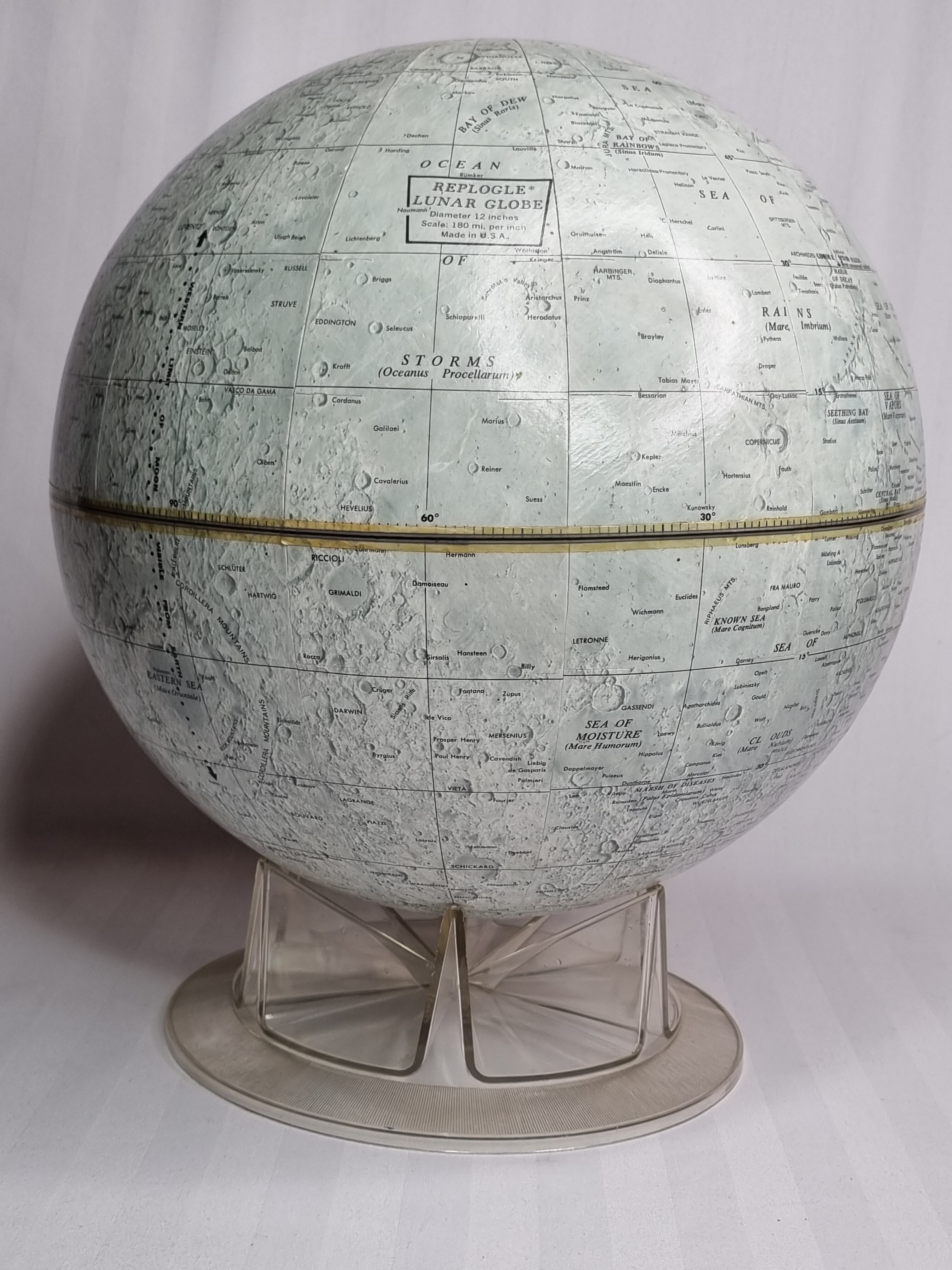 Vintage lunar globe made in u.s.a., 30 cm on base