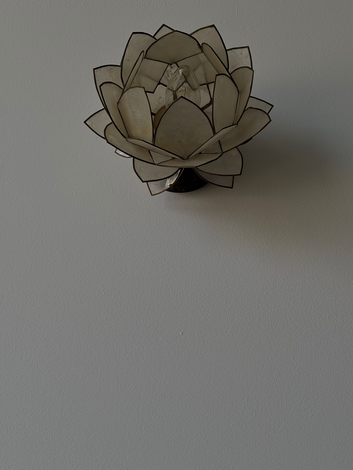 Applique murale fleur de lotus en nacre, Italie 1970