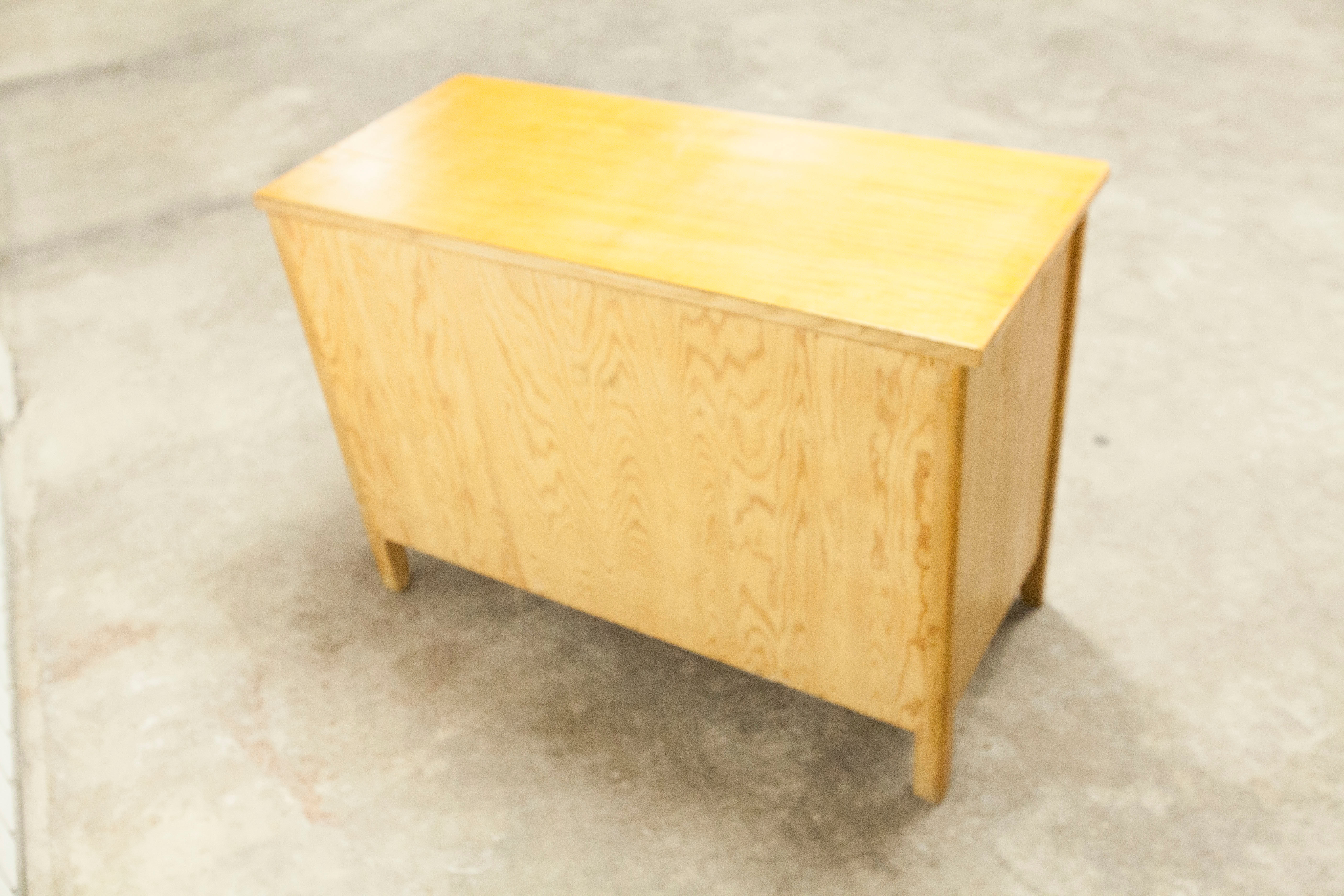 Commode des années 70 en pin 4 tiroirs 1m de large