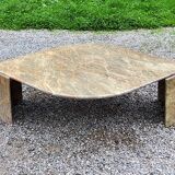 Table basse design des années 70 en marbre