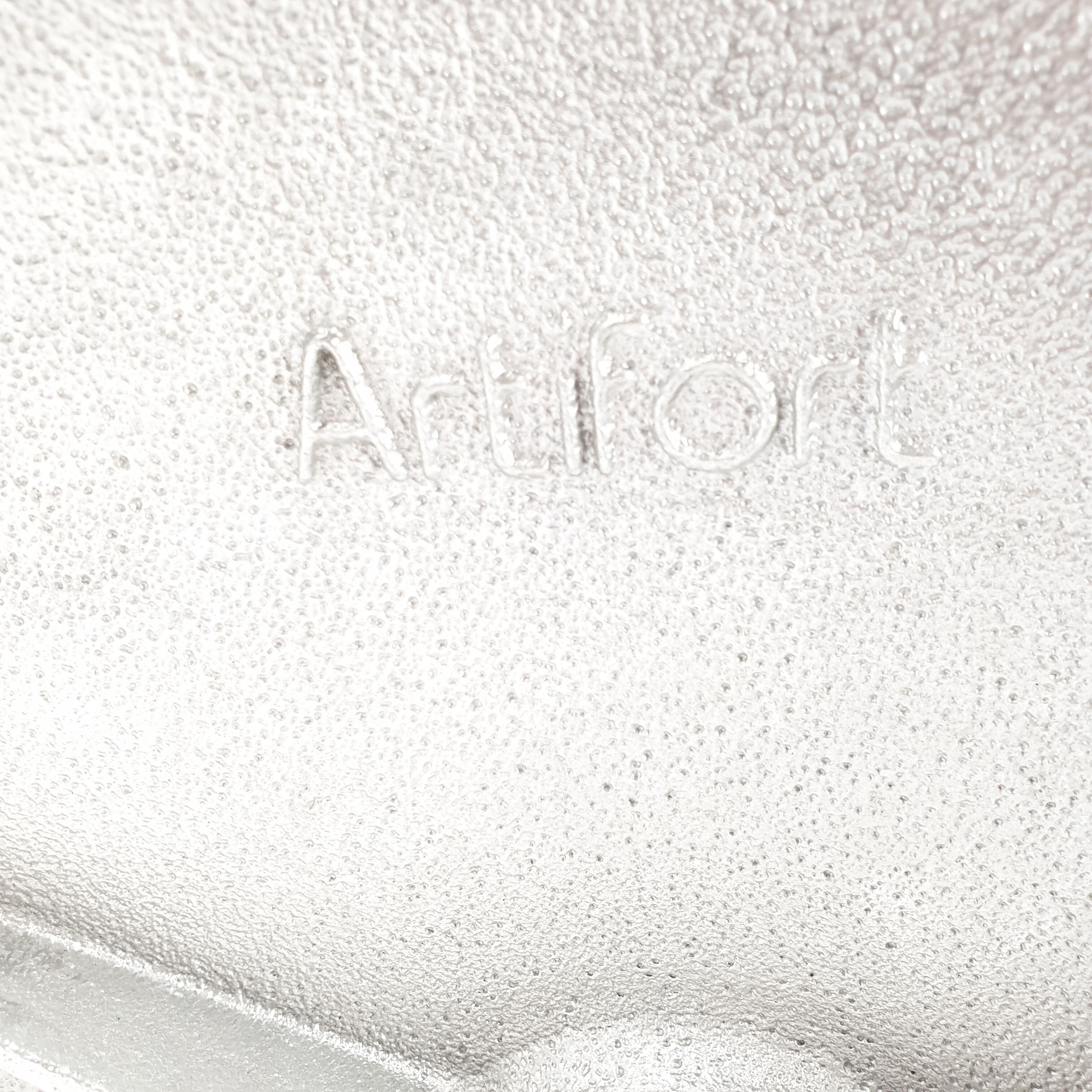 Round coffee table by Pierre Paulin edition Artifort, 1990s