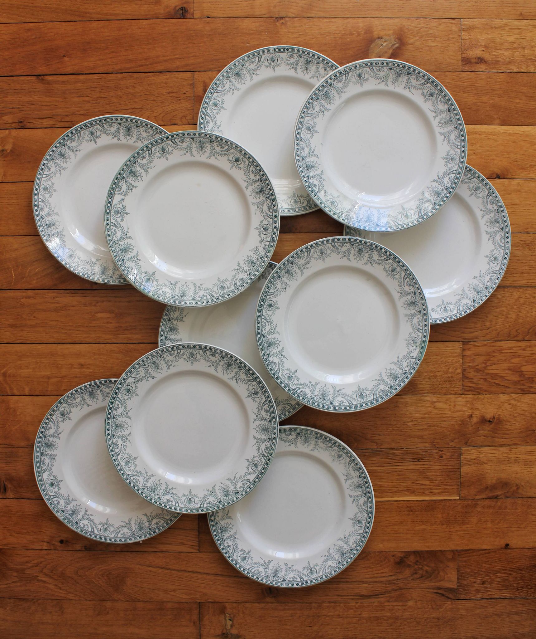10 flat plates in iron earth "Wilbur" Moulin des Loups and Hamage early twentieth century