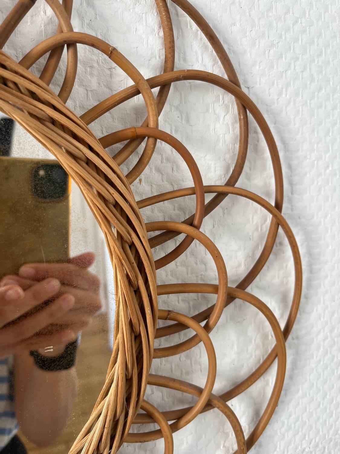 Vintage rattan flower mirror