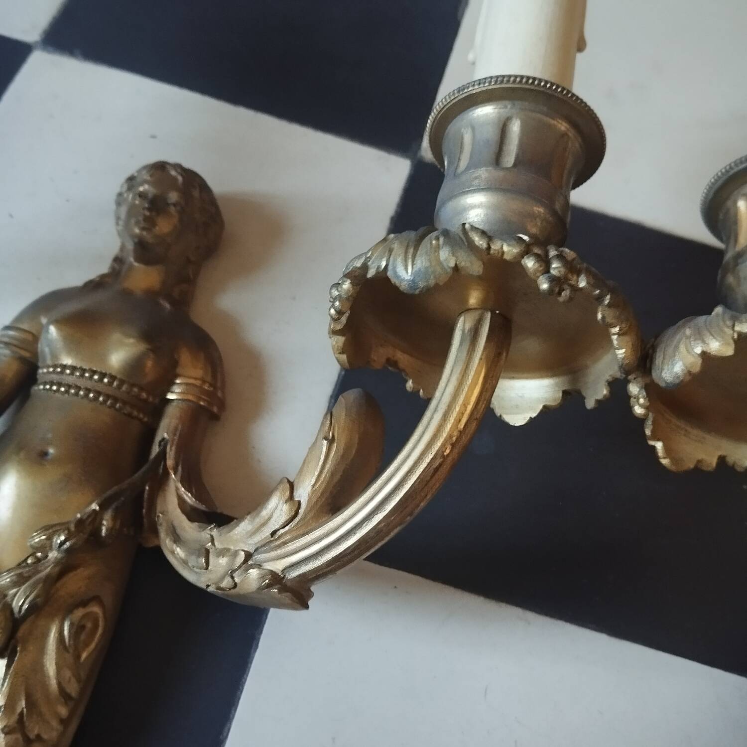 Paire d'appliques cariatides bronze doré