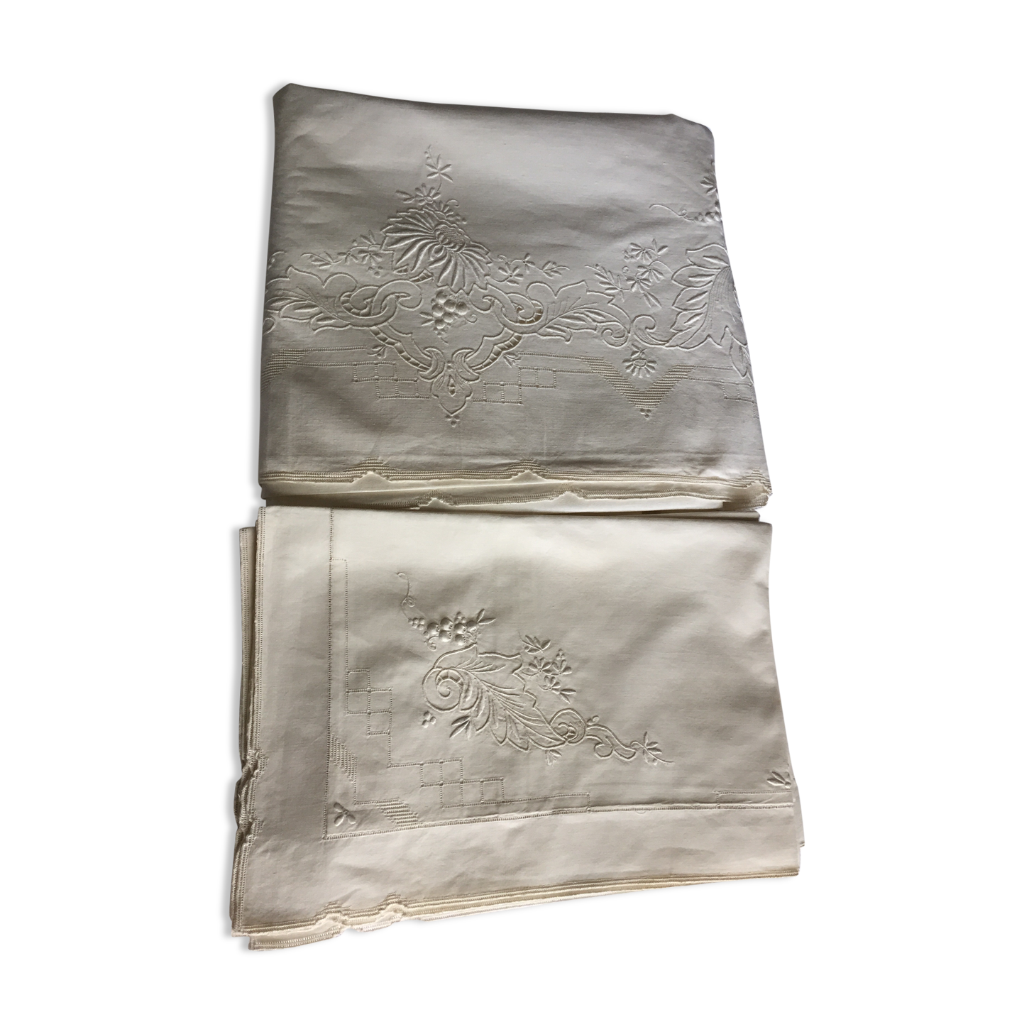 Old embroidered bed set