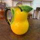 Carafe en barbotine poire