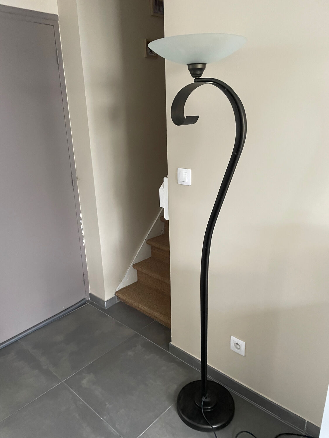 Arc floor lamp, sleek design, Italian-inspired (180cm)