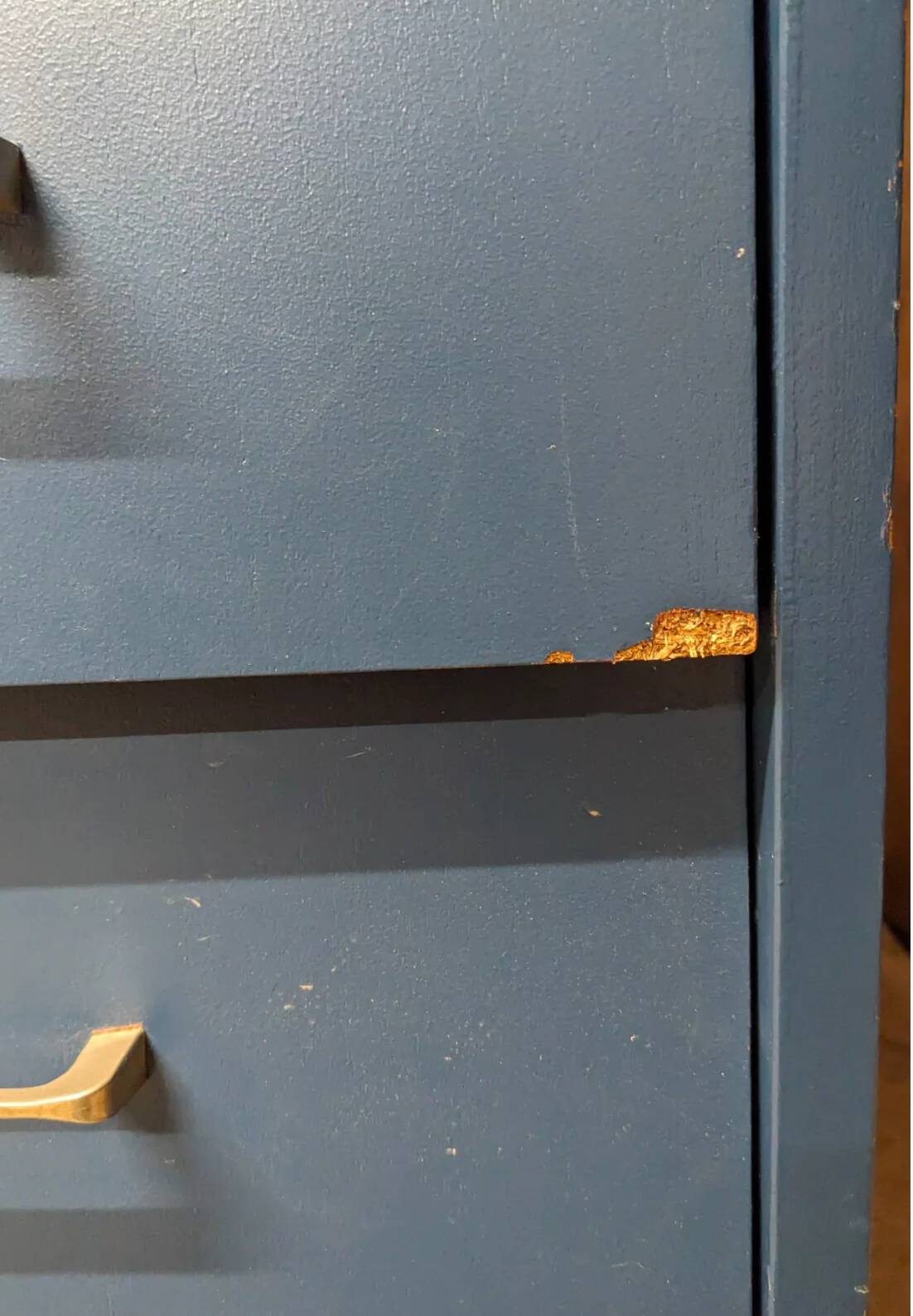 Commode bleue