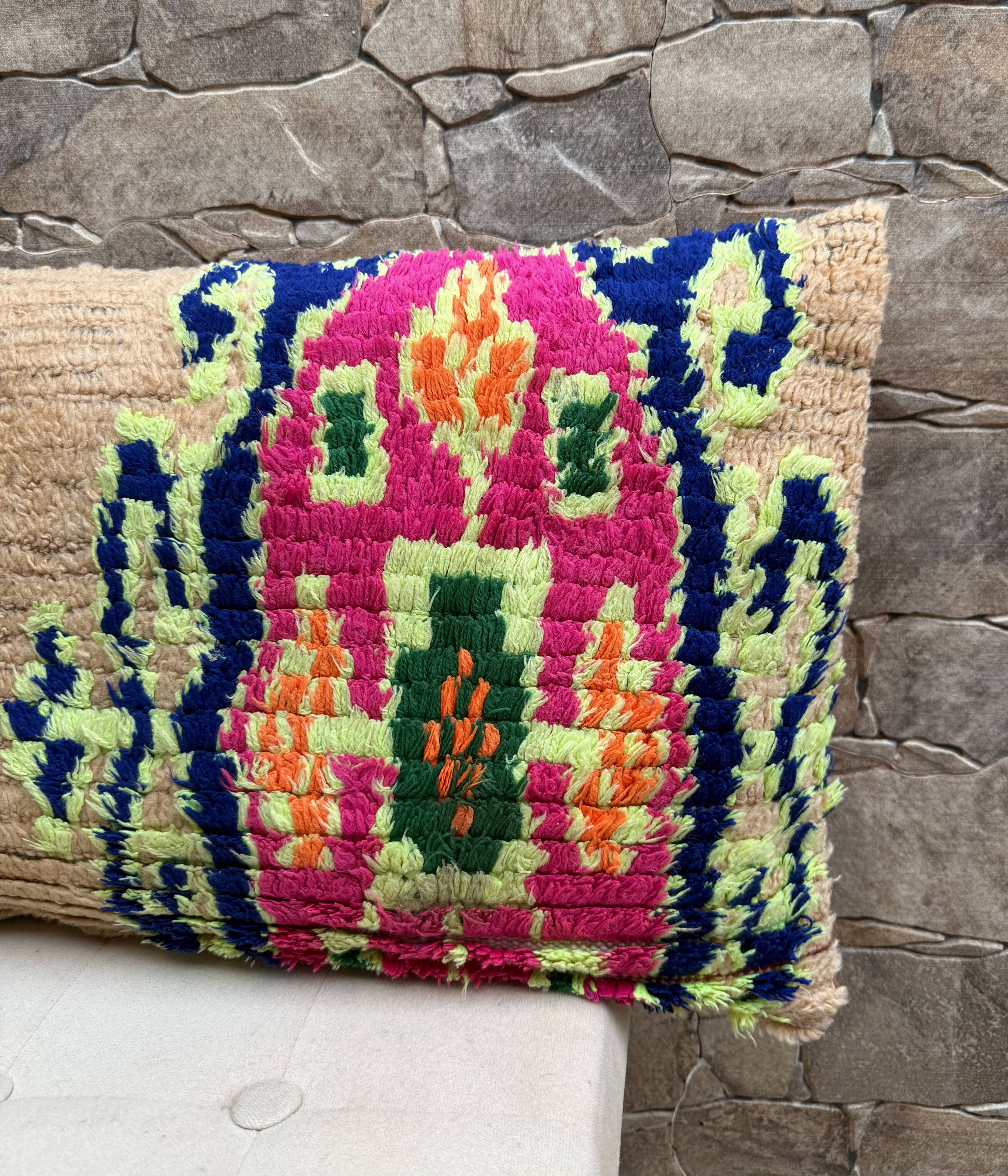 Vintage Berber kilim cushion cover: Moroccan wool cushion 60x40cm