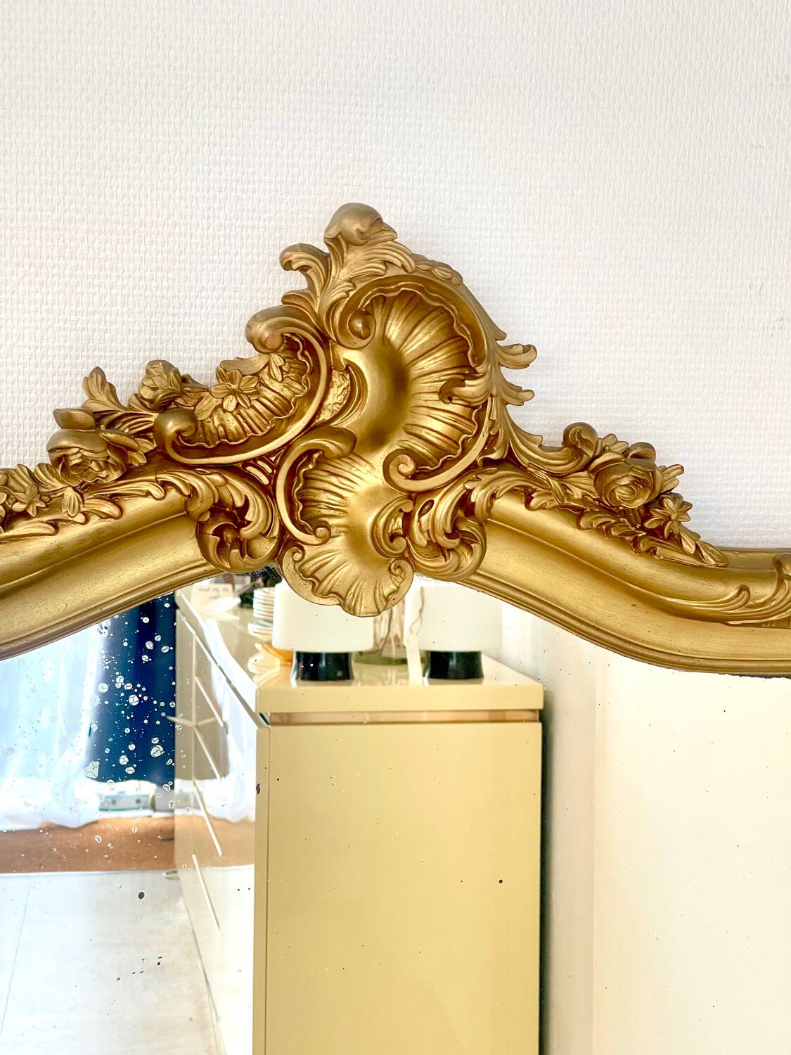Large gold mirror in Louis XV style - 130 x 90 cm