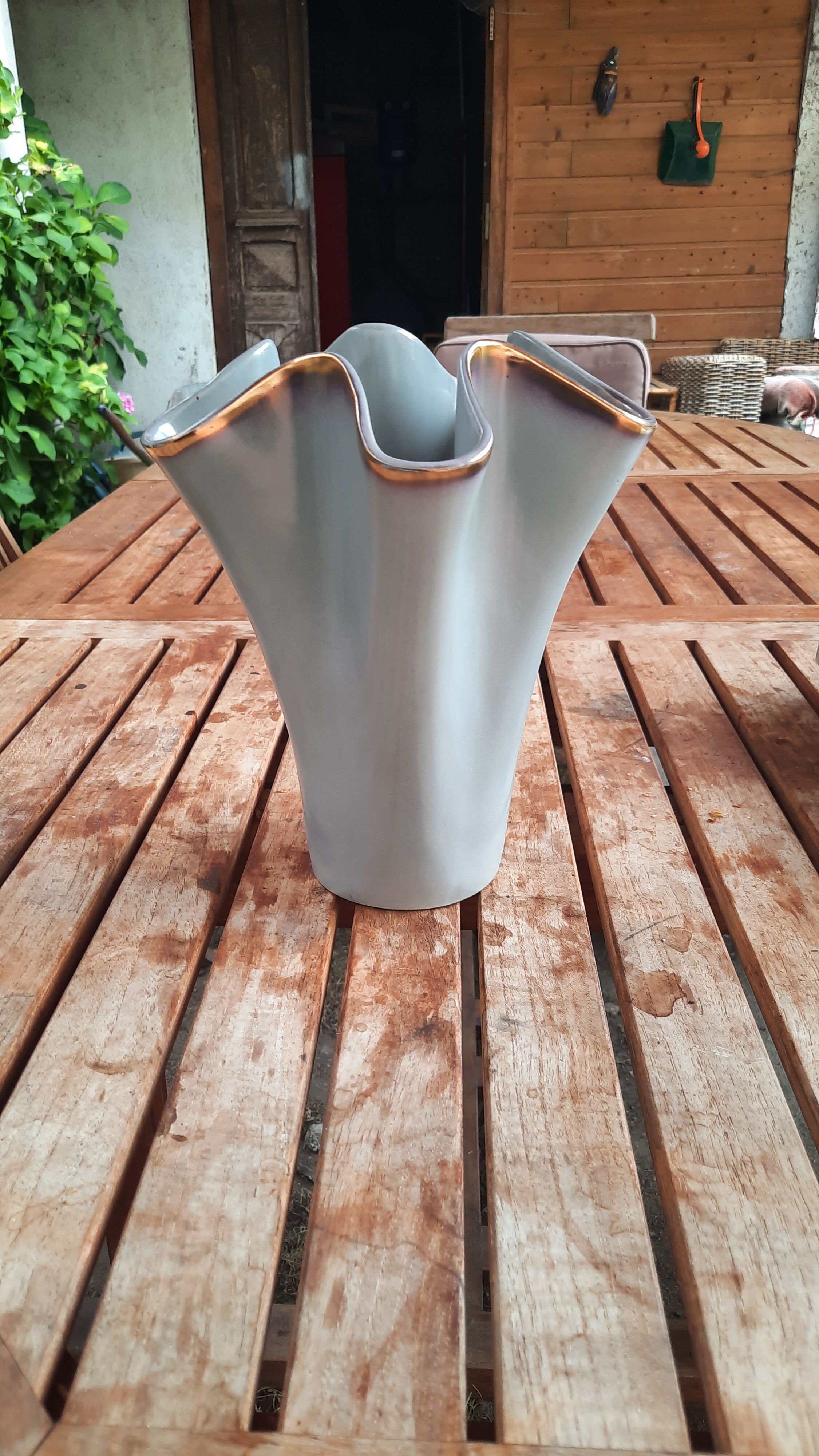 Ceramic vase