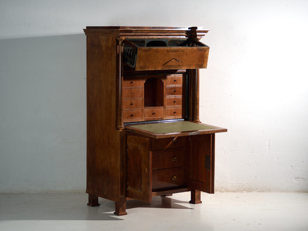 Antique Biedermeier walnut secretary – Austria, circa 1840