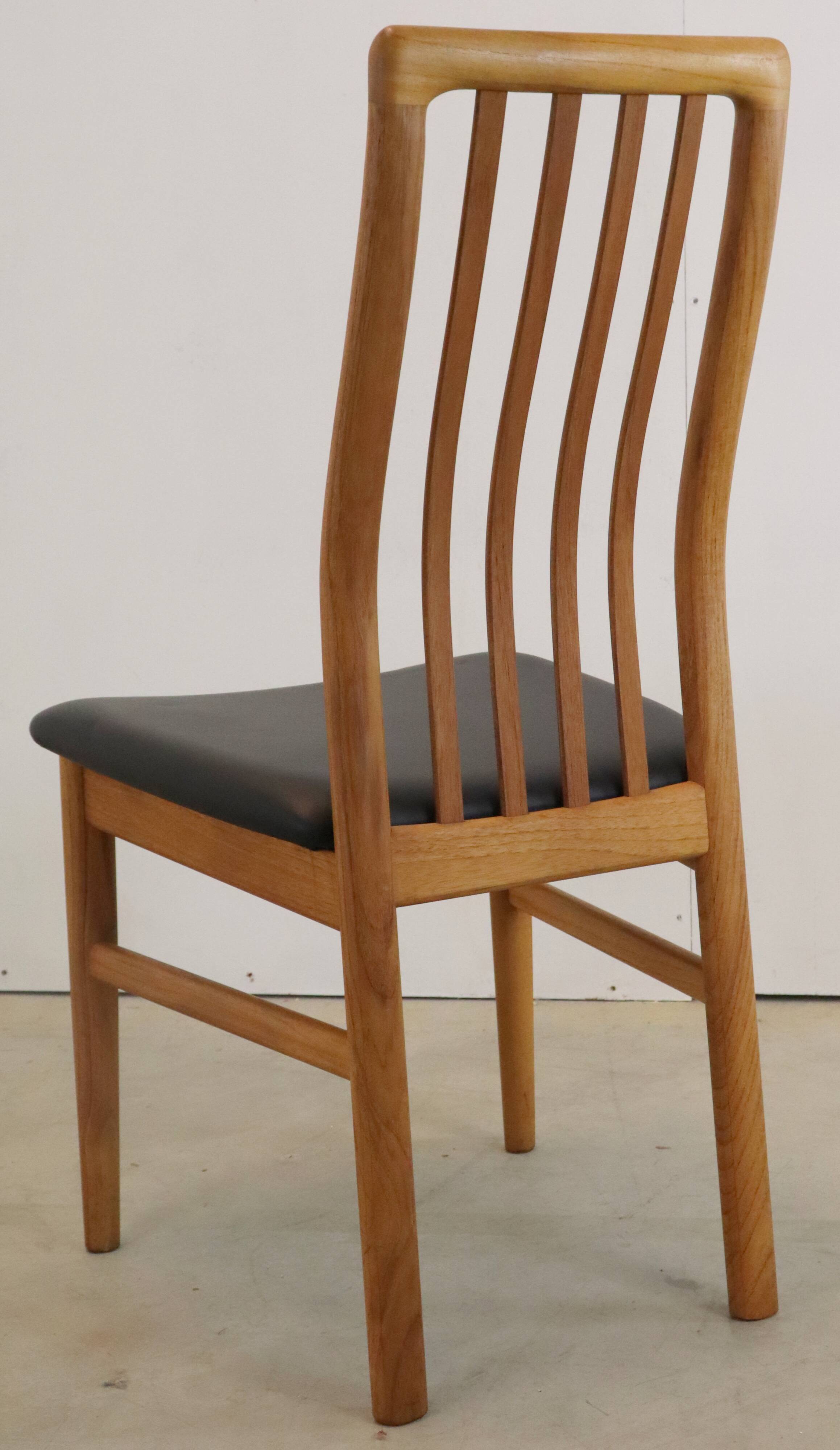 Set van 6 Kai Kristiansen voor Schou Andersen stoelen 'Lille Arden'