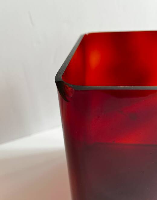 Paper bin Michel Dumas