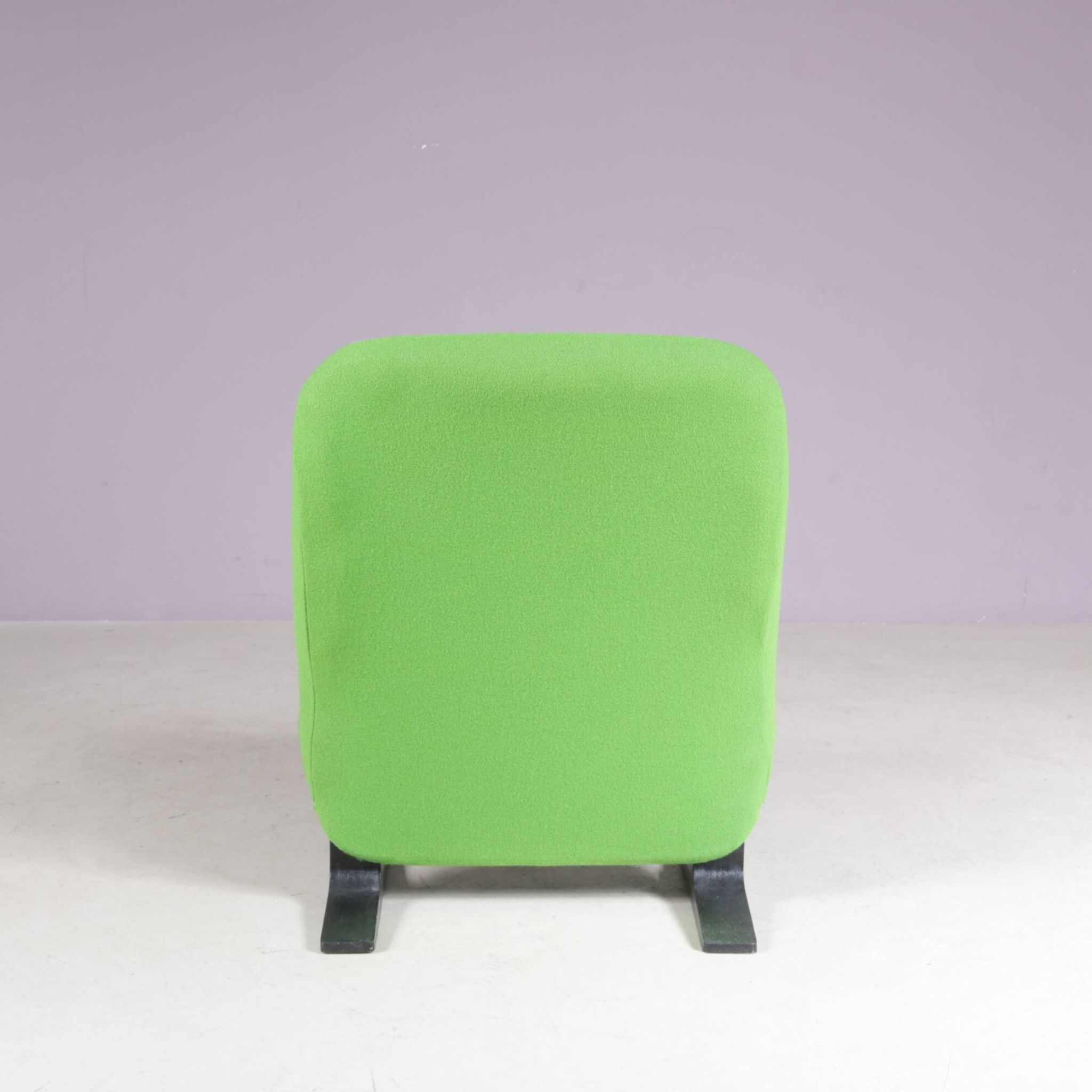 1970s Concorde easy chair green with black base Pierre Paulin for Artifort