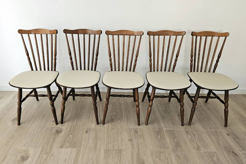 Lot de 5 chaises estampillées Baumann modèle Boston - années 70.