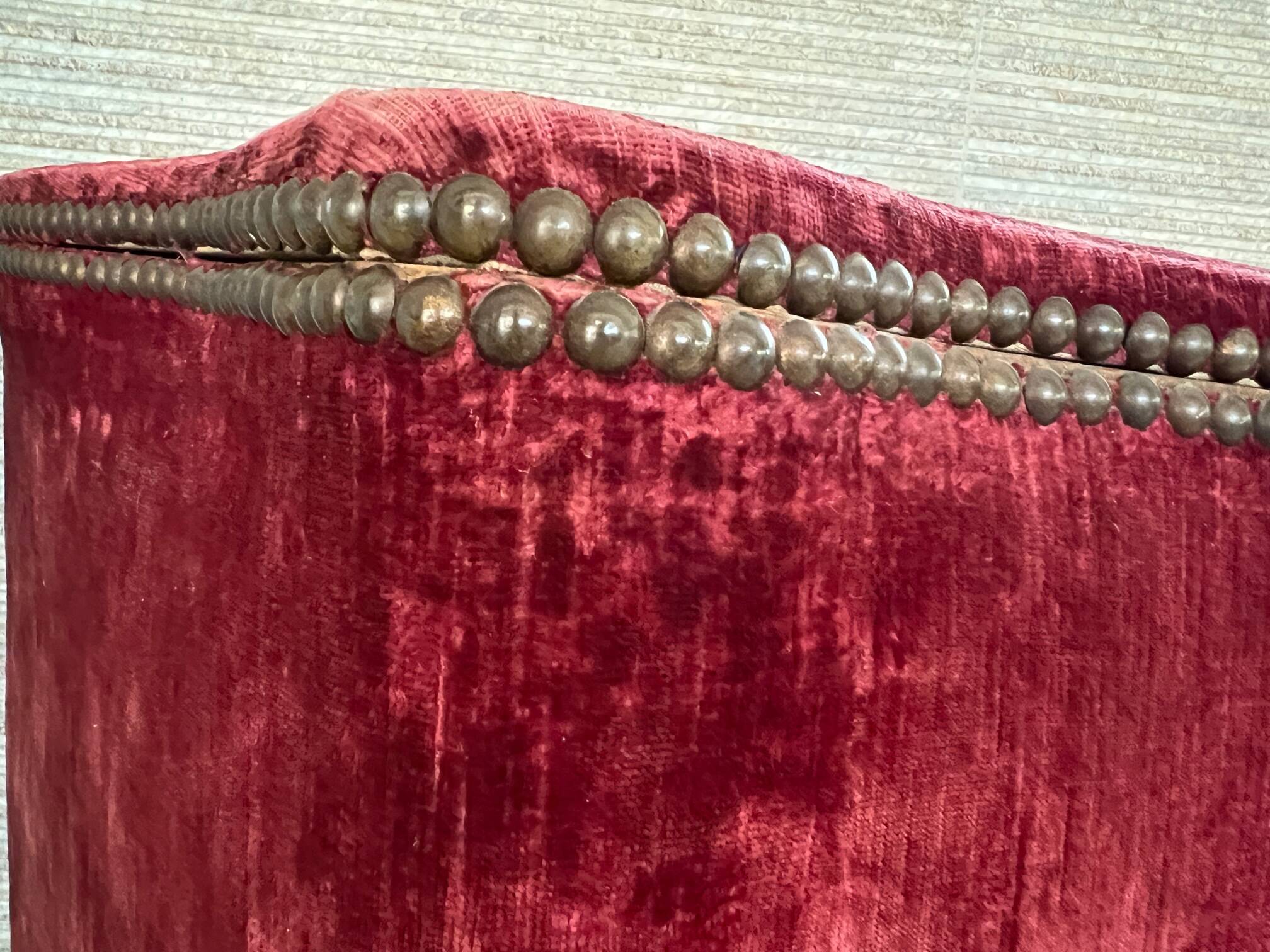 Coffre XIXem Napoléon III, bois et velours rouge