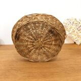 Natural wicker presentation basket