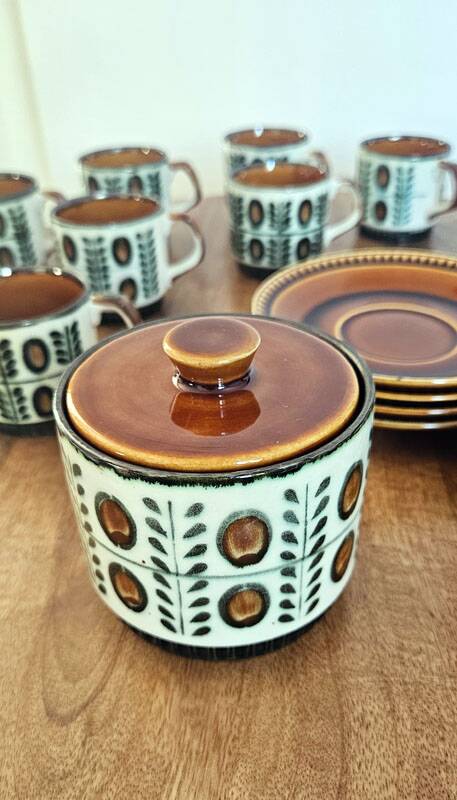 Boch La Louvière coffee service series Noix – 18 pieces – 8 people
