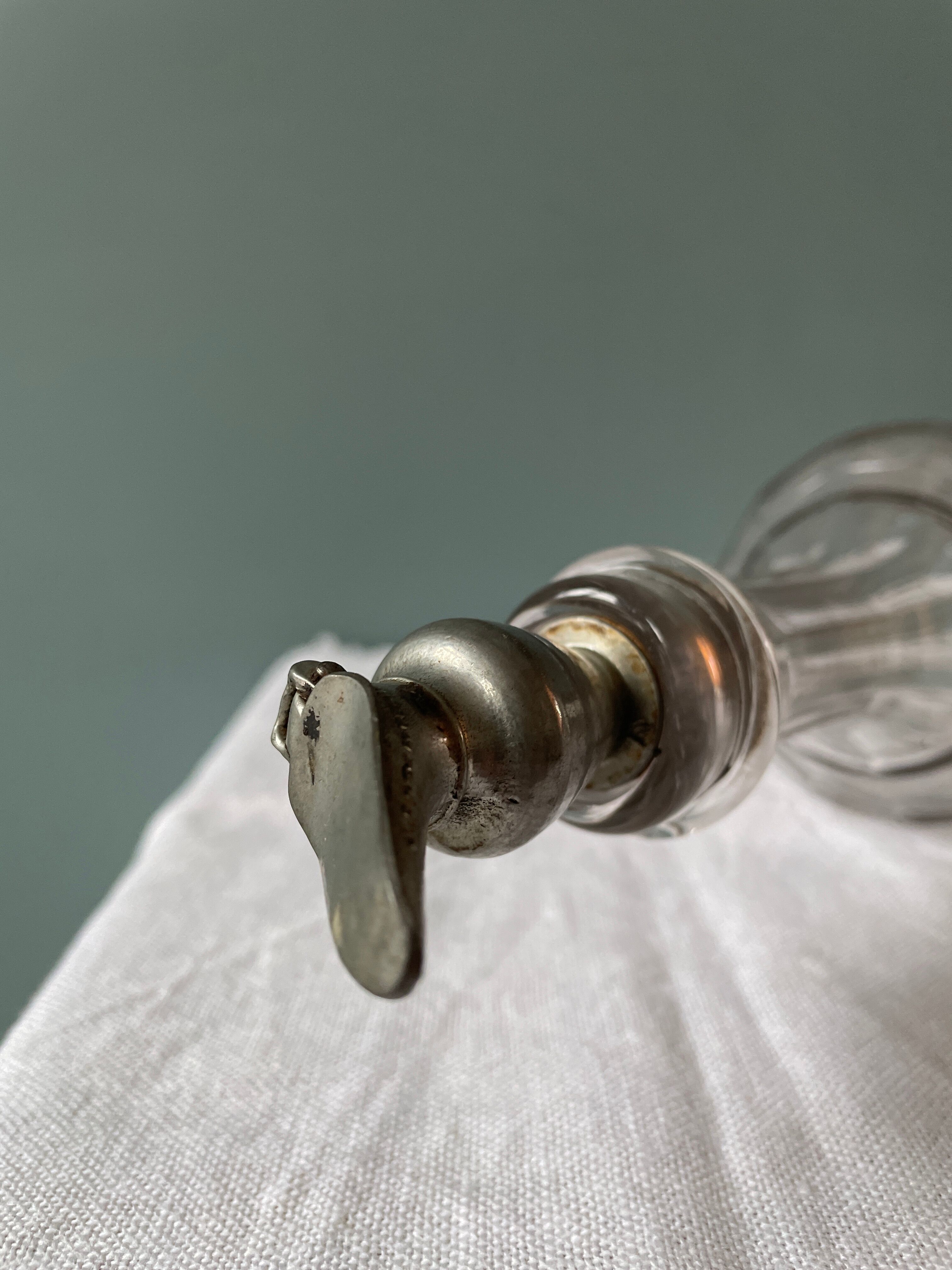 Old decanter nineteenth "Fine-Champagne" in blown glass