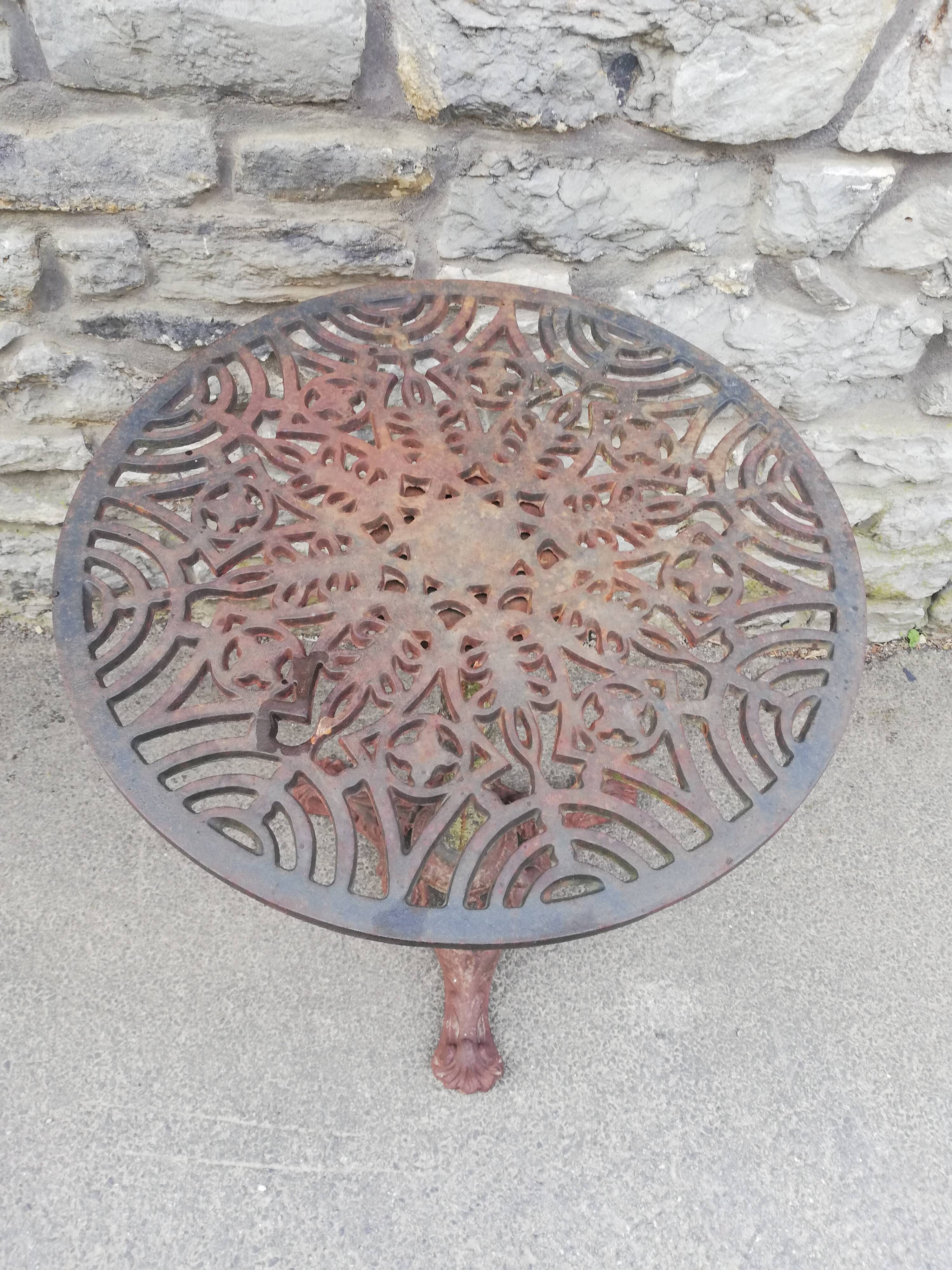 Cast iron garden pedestal table