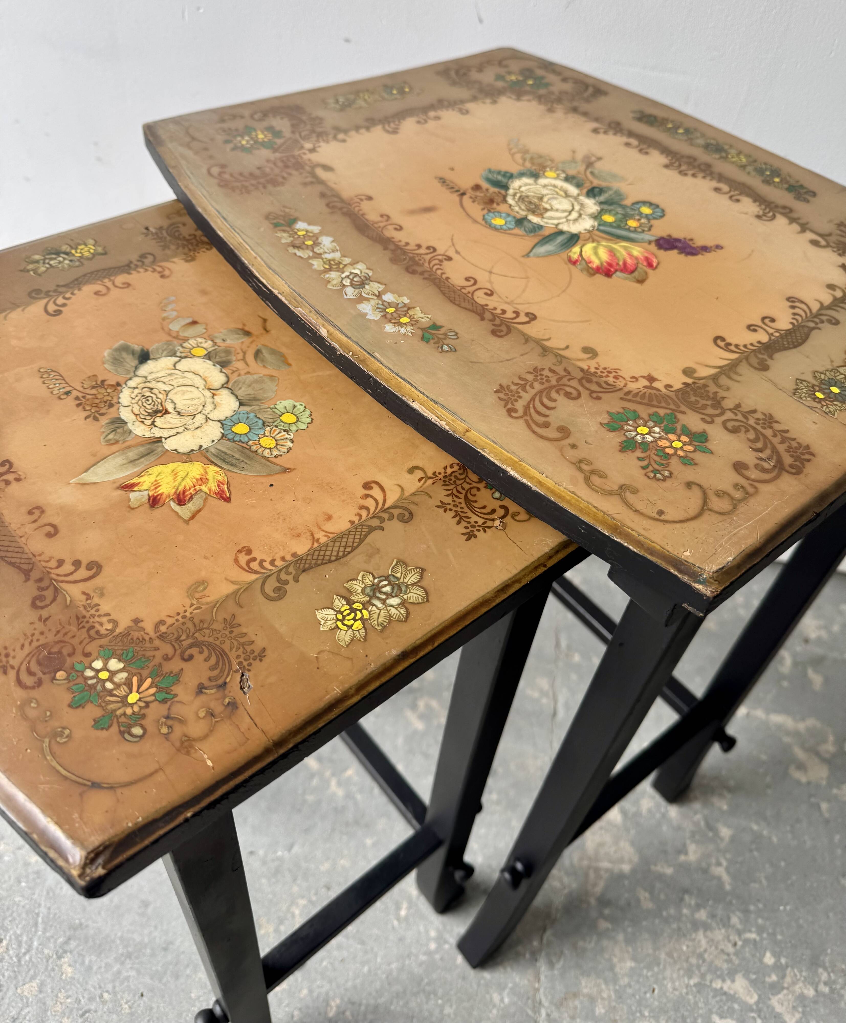 Ensemble de tables gigognes vintage