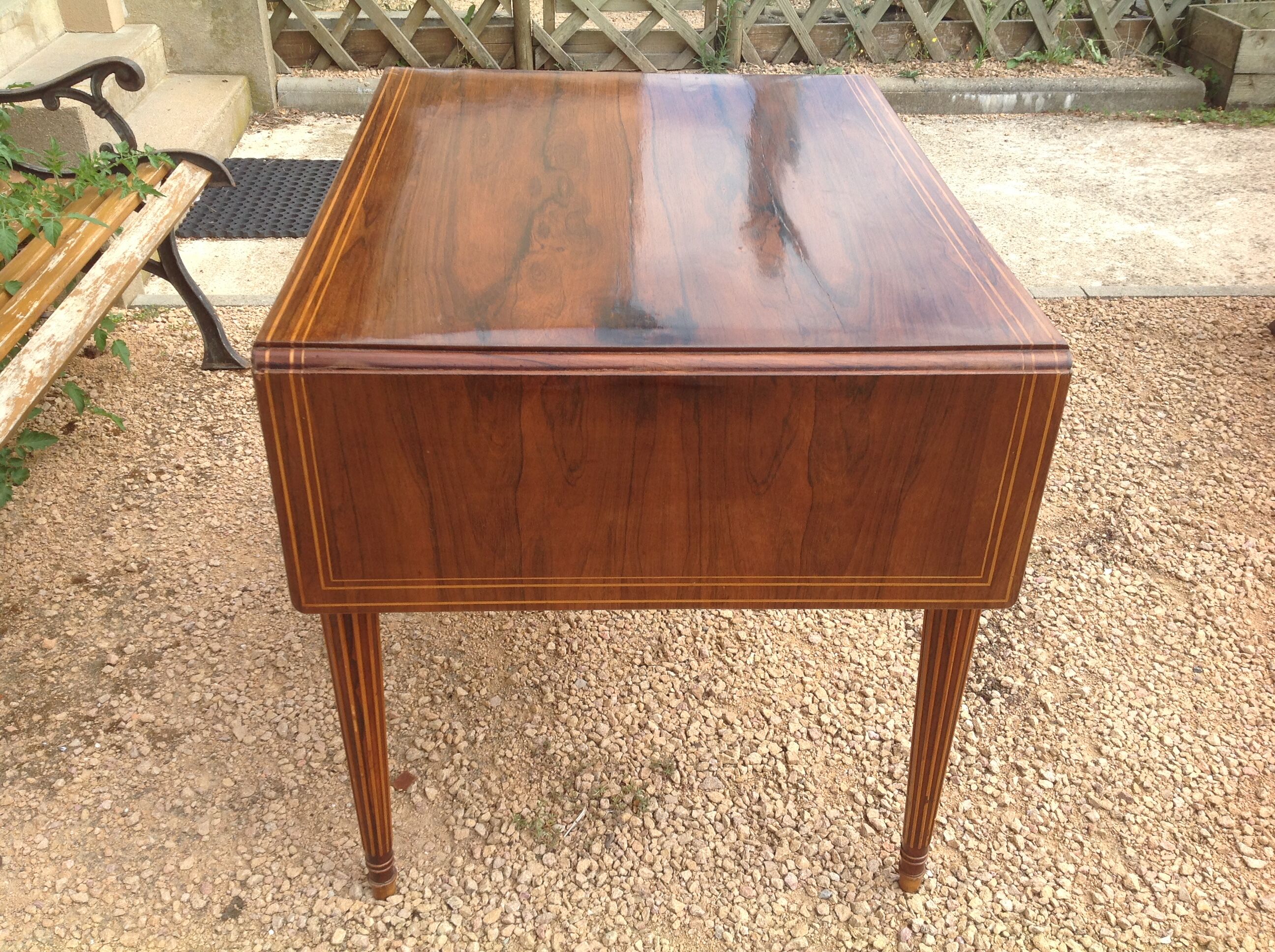 Louis XVI style table in rosewood with lemon inlay