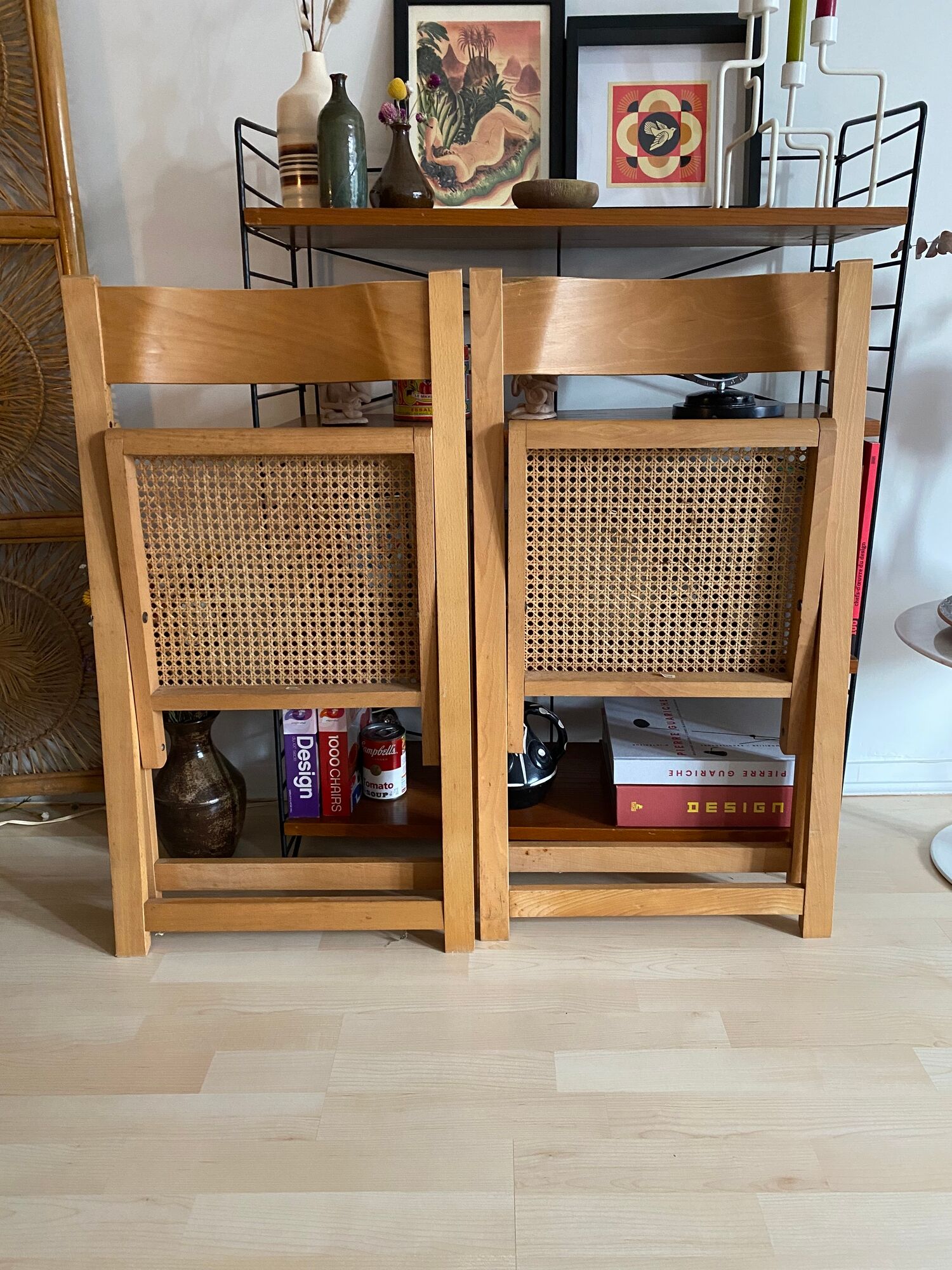 Duo de chaises italiennes  bois et cannage des années 60