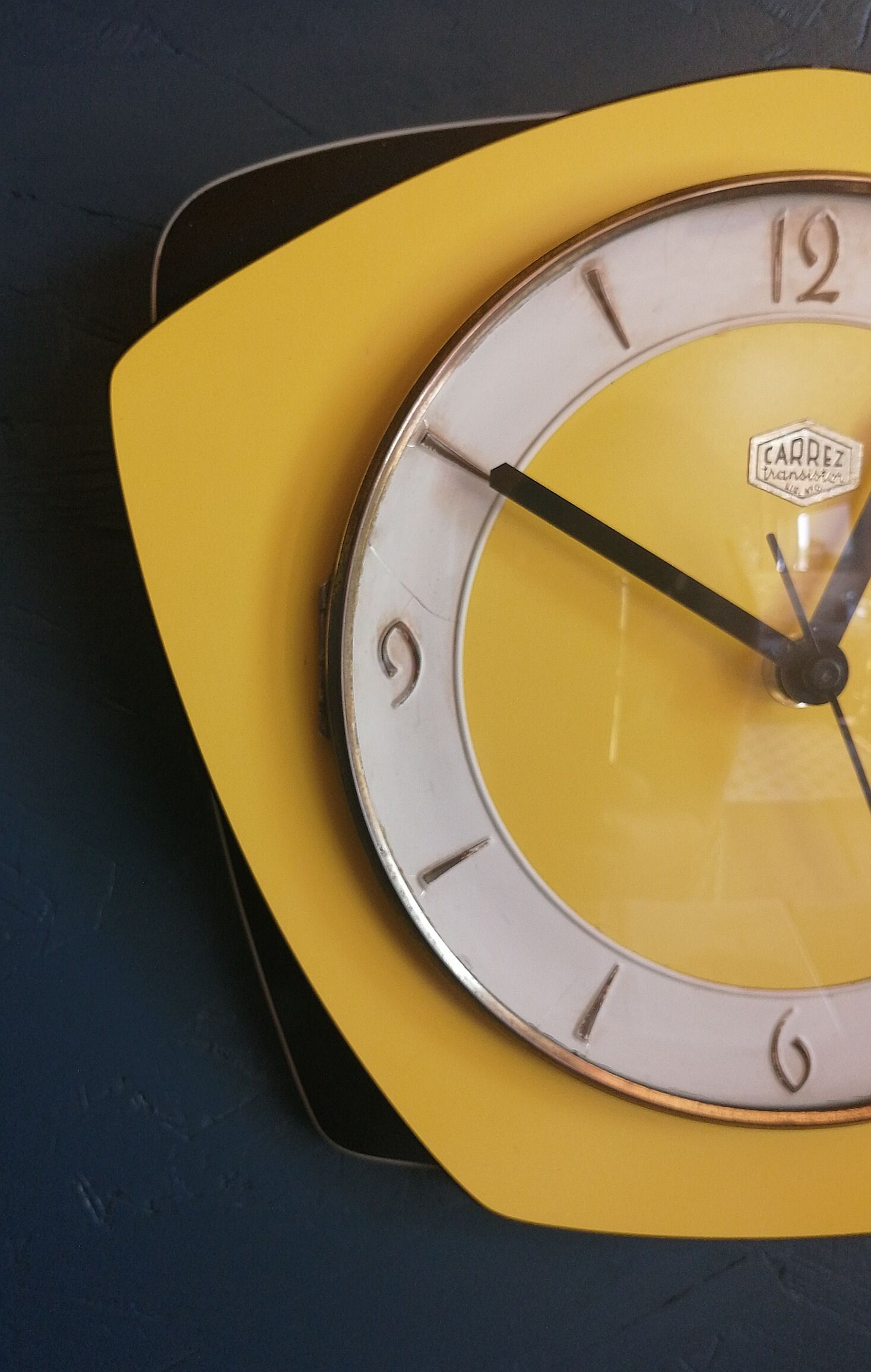 Clock vintage formica silent wall clock "Carrez Transistor yellow black"