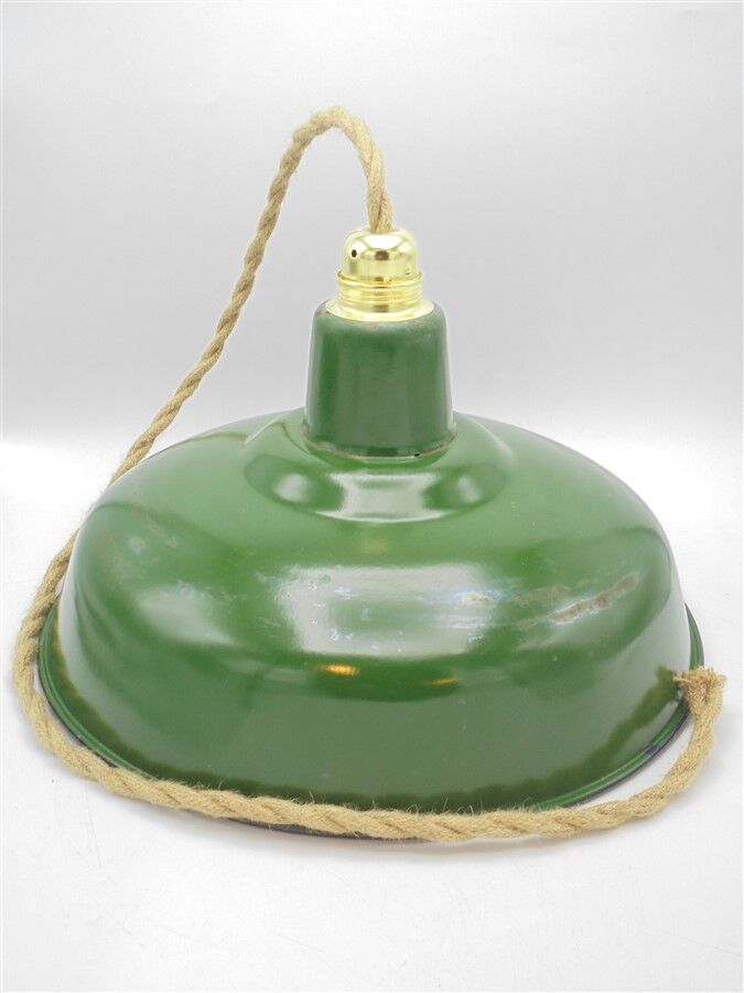 Industrial suspension in enamelled sheet metal