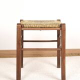 Tabouret vintage, carré, en bois massif, siège en paille.