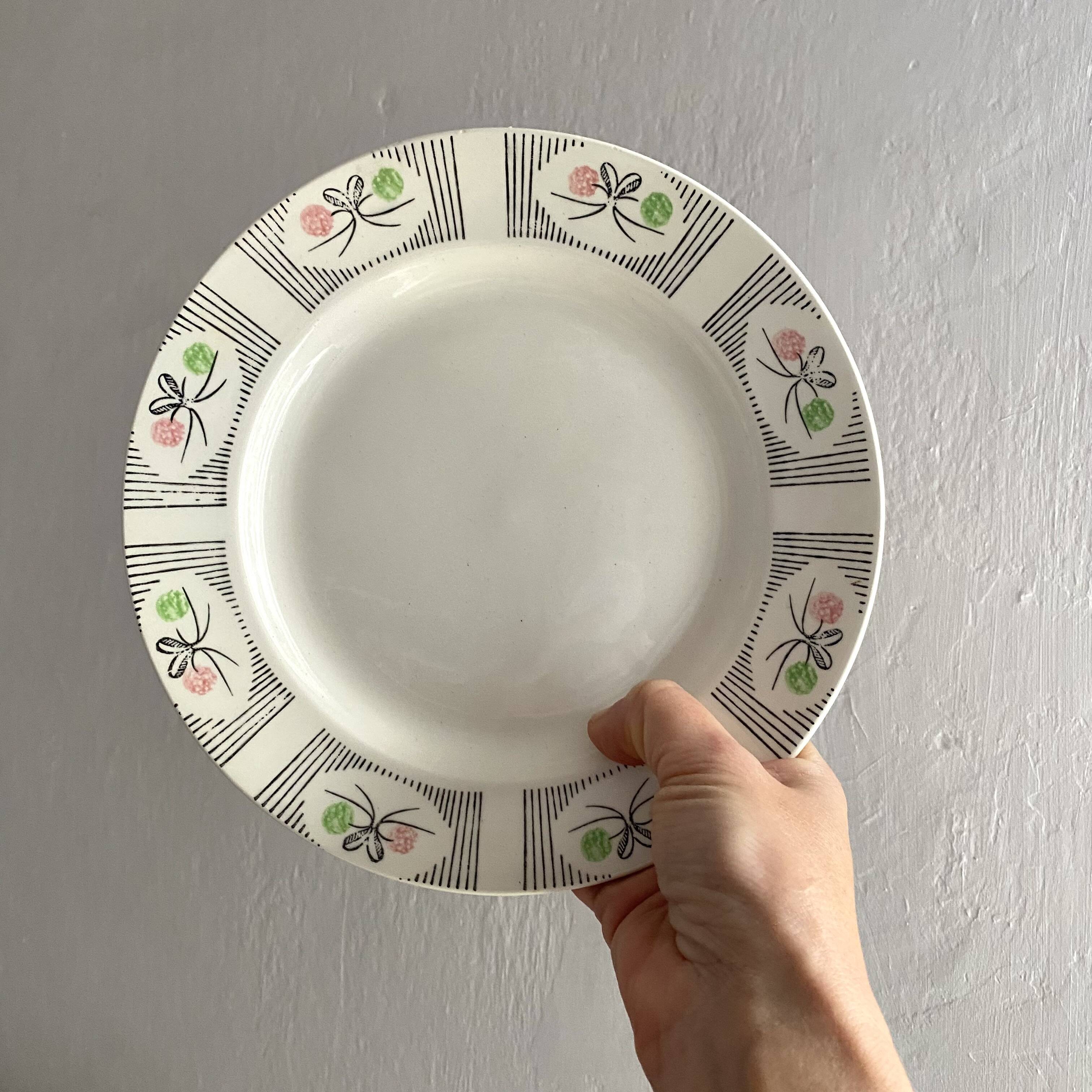 Gien flat plates, Marie José model from the 60s