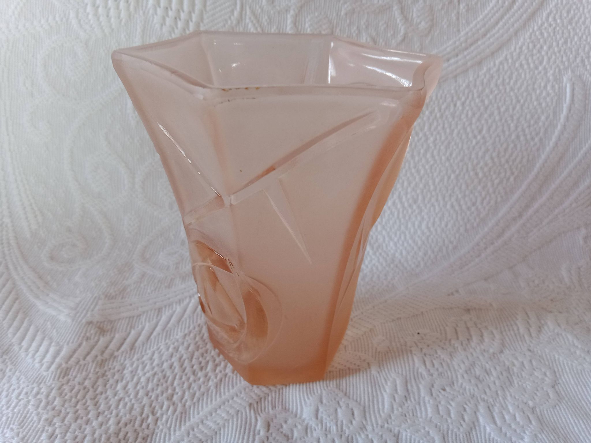 Tulipe en cloche - verre rose mat décor géométrique clair