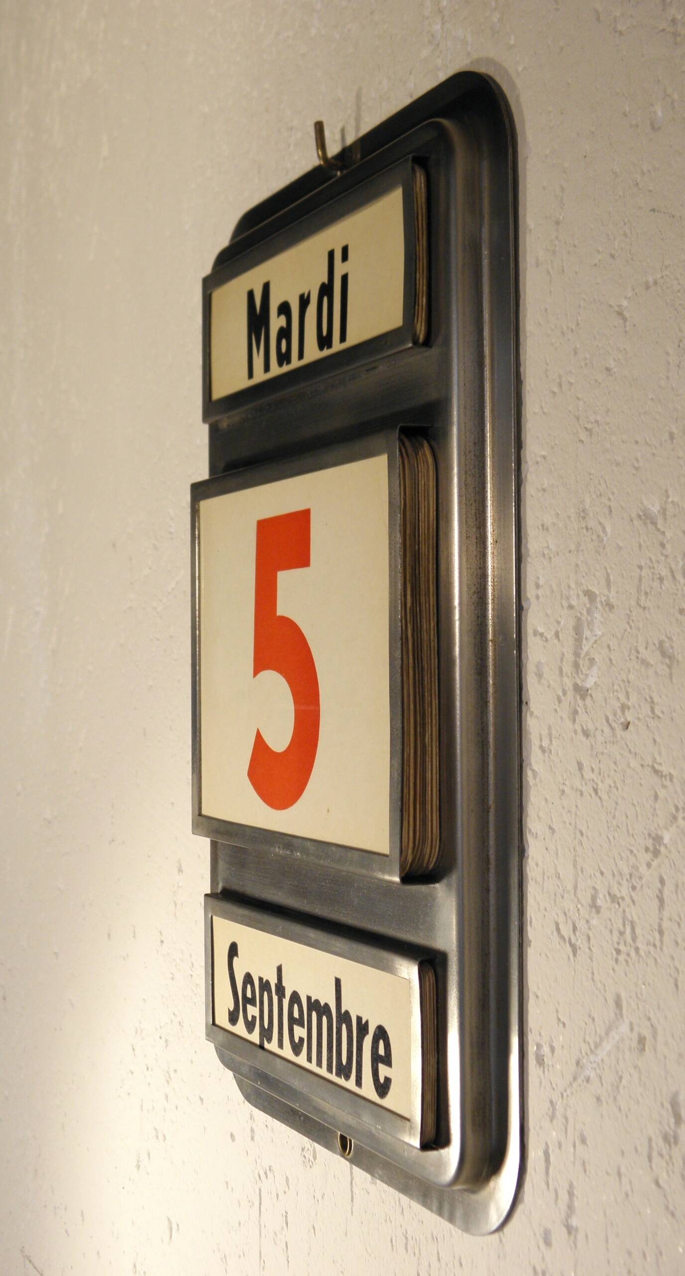 Perpetual calendar 60s