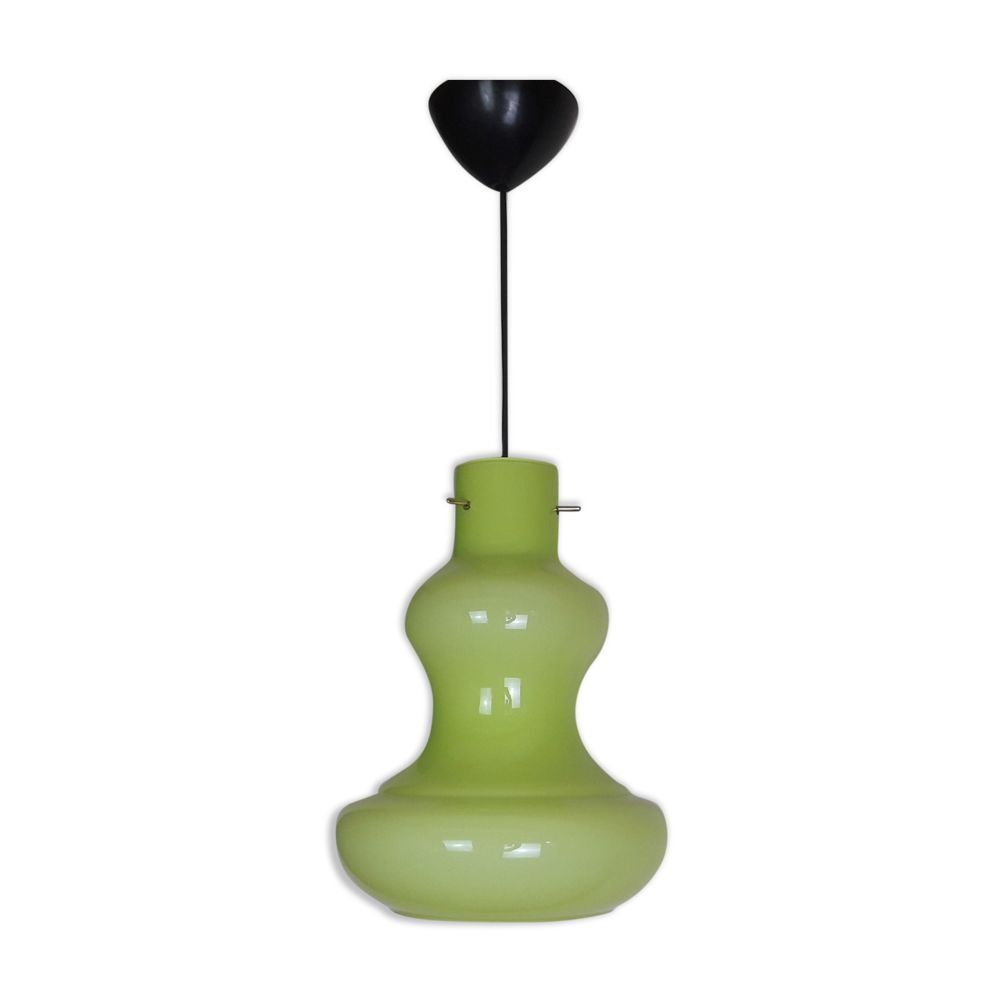 Mint green opaline suspension
