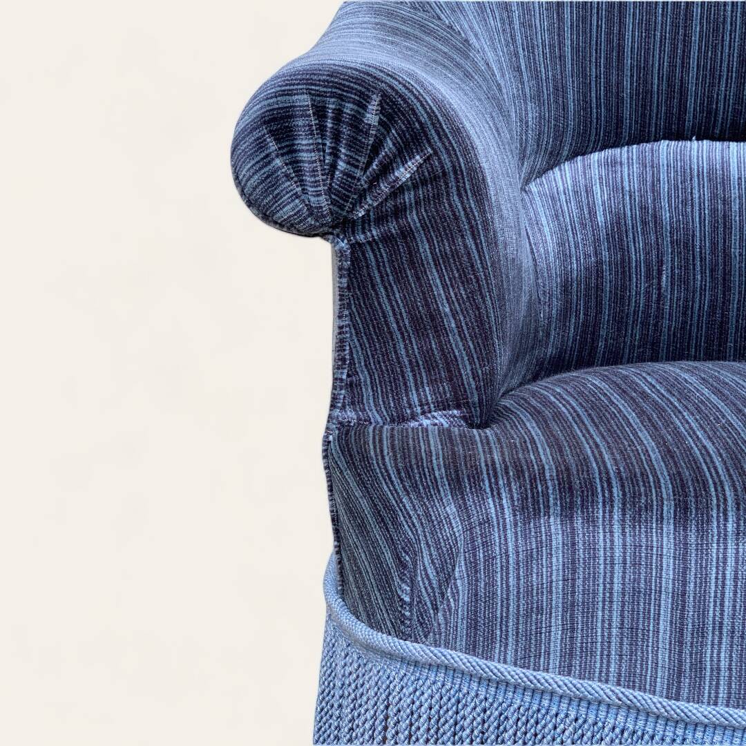 Jean blue velvet toad armchair