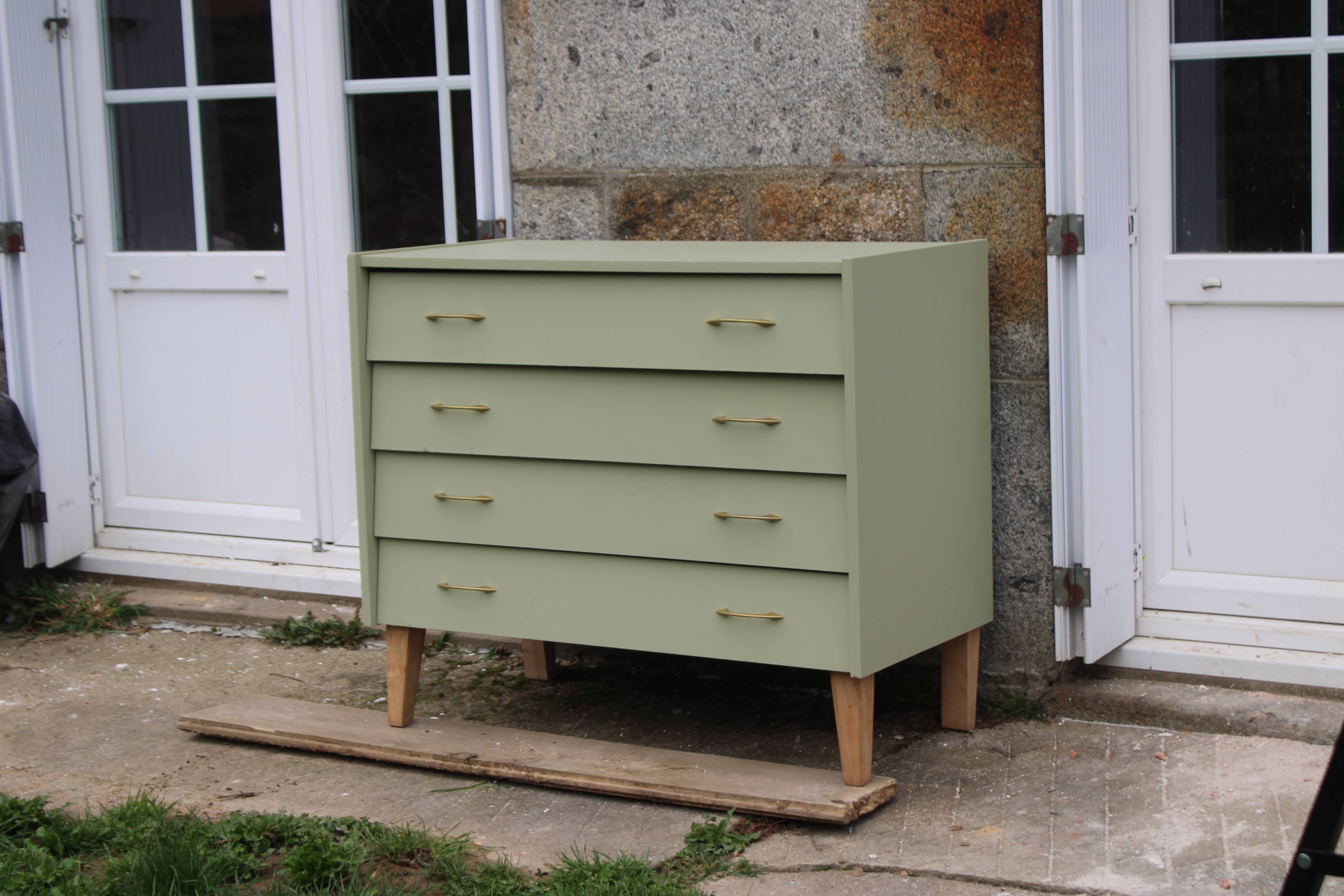 Renovated vintage Scandinavian chest of drawers – Lizard Green Pure & Paint