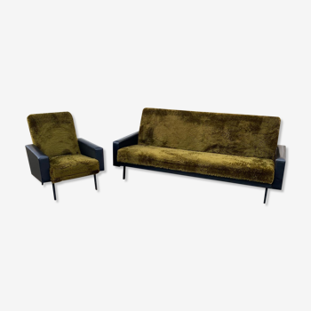 Canapé avec sont fauteuil vintage skaï et moumoute