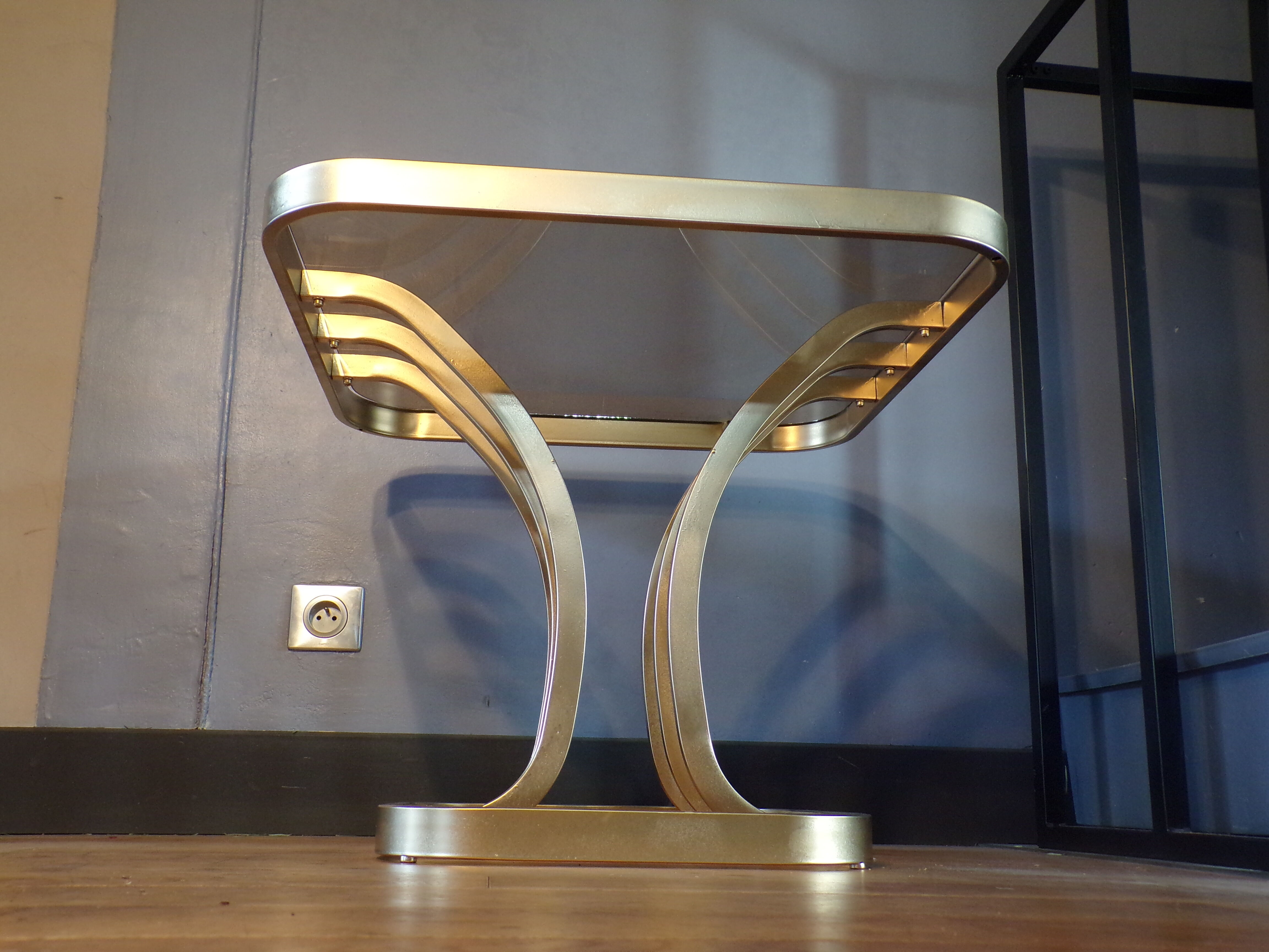 Table low gold metal 1970 smoked glass