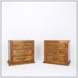 Paire de tables de chevet en bois, laiton et cuivre