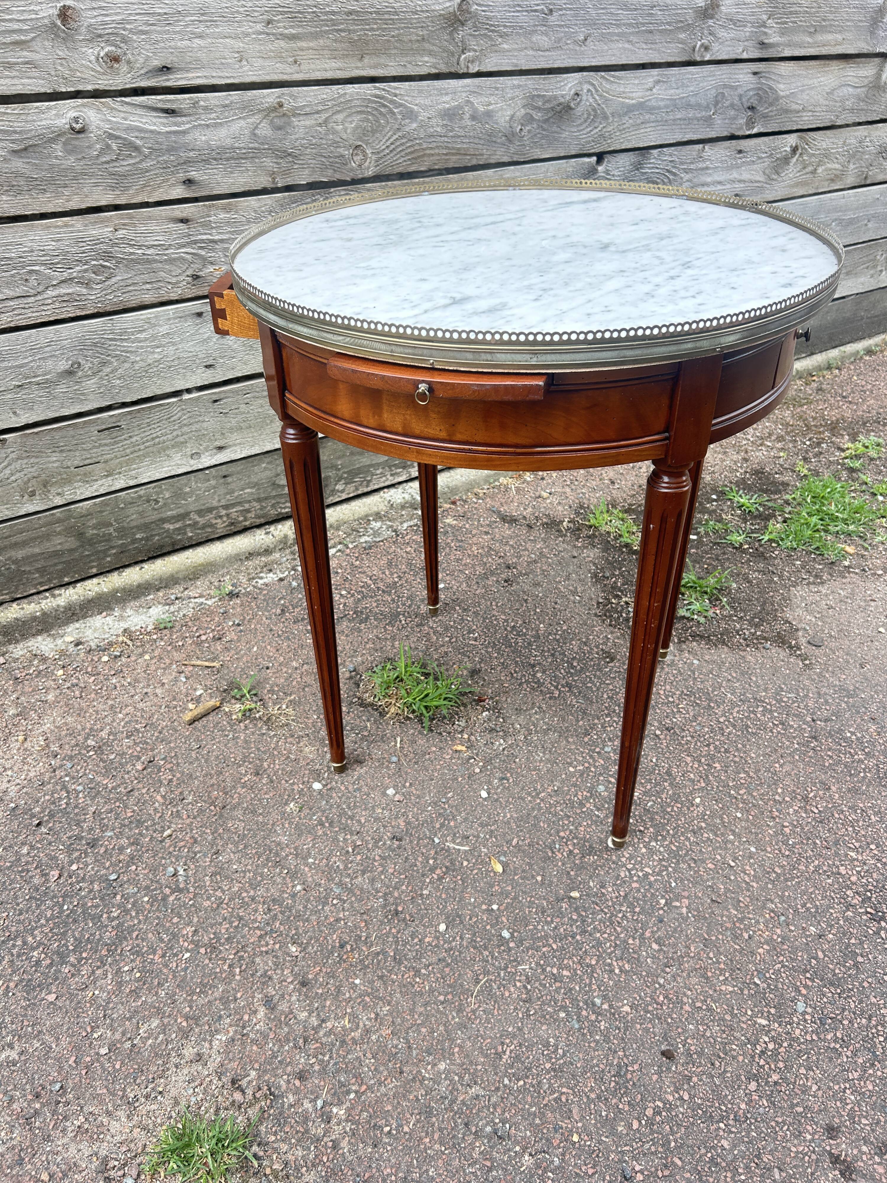 Bouillotte table in Louis XVI style