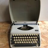 Old writing machine triumph tippa bakelite grey + vintage trunk