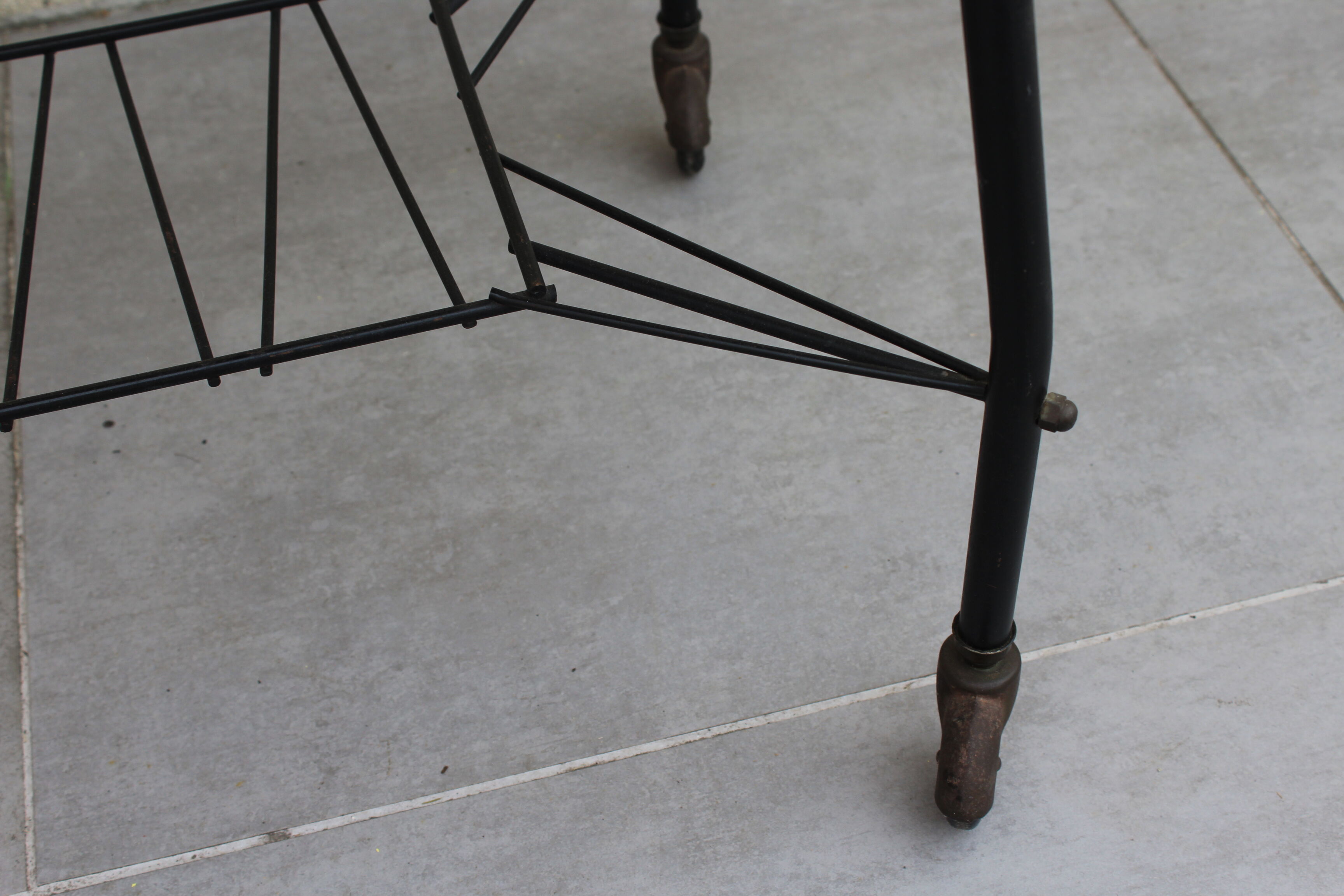 Old service with roulettes design 1950